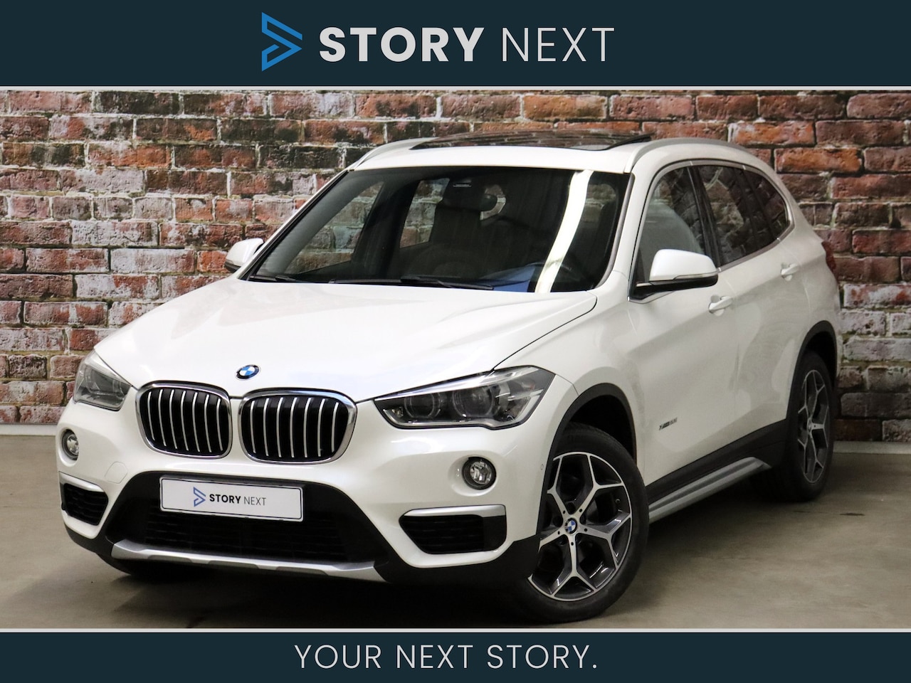 BMW X1 - xDrive20i High Executive xLine Automaat / Panoramadak / Leder / Navigatiesysteem Plus / 18 - AutoWereld.nl