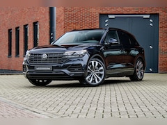 Volkswagen Touareg - 3.0 TSi eHybrid 4MOTION | Luchtvering | Pano | IQ.Light | Massage | Memory