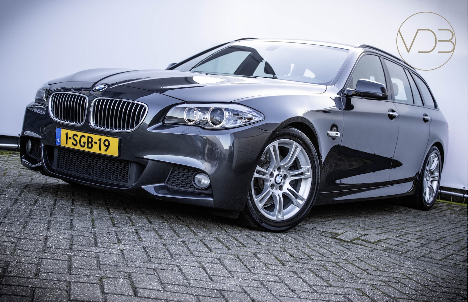 BMW 5-serie Touring - 520i M-Sport Leer 2013 Origineel NL incl Nieuwe APK / Beurt - AutoWereld.nl