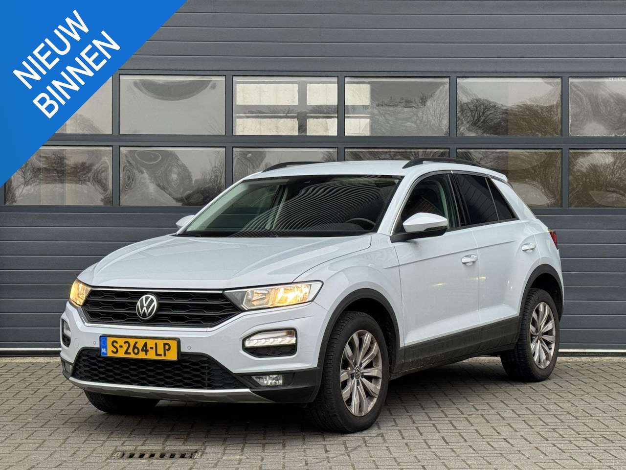 Volkswagen T-Roc - 1.5 TSI SPORT I AUTOMAAT I CLIMATE CONTROL I ADAPTIVE CRUISE CONTROL - AutoWereld.nl