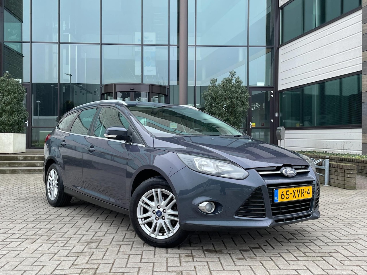 Ford Focus Wagon - 1.0 EcoBoost Titanium | Nette auto |Nieuwe Distrb. - AutoWereld.nl