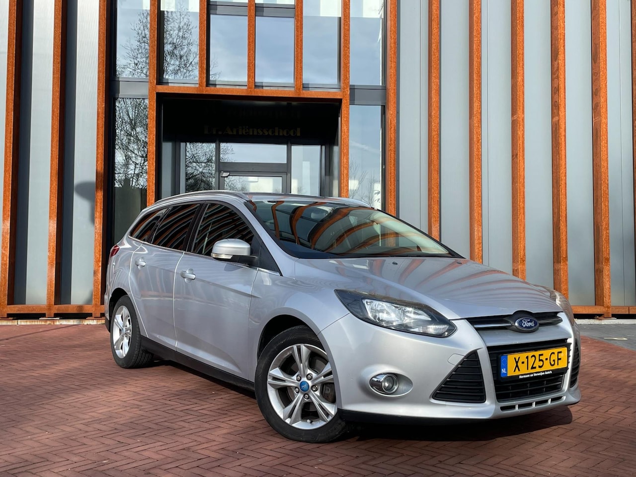 Ford Focus Wagon - 1.0 EcoBoost Lease Trend | Nieuwe Distrib. | Nieuwe APK - AutoWereld.nl