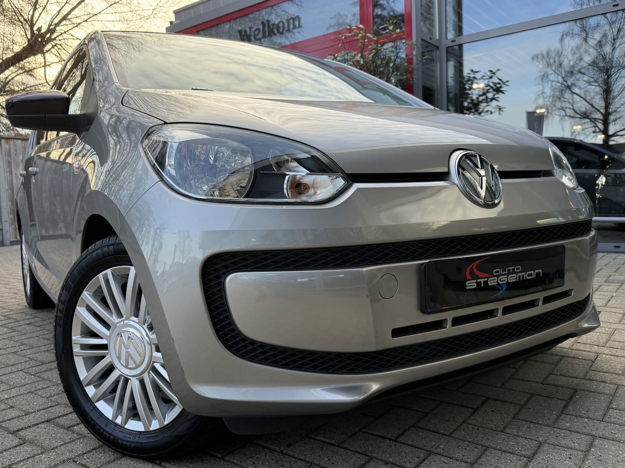 Volkswagen Up! - 1.0 *!* HIGH UP *!* CUP EDITION *!* AIRCO/ LMV/ 85 DKM *!* - AutoWereld.nl