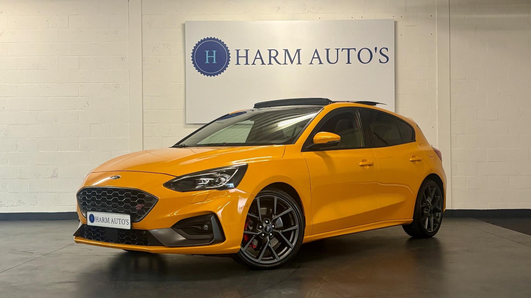 Ford Focus - 2.3 EcoBoost ST-3 280pk Pano / Navi / LED / CAM / B&O / PDC - AutoWereld.nl