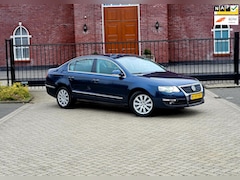 Volkswagen Passat - 2.0 FSI Comfortline / 1e Eigenaar /Automaat /Nap / Nieuwe Apk / Pdc / Trekhaak