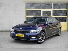 BMW 3-serie - 318i Automaat High Executive BJ2021 Lmv 17" | Led V+A | Pdc | Navi | Elek. trekhaak | Dash