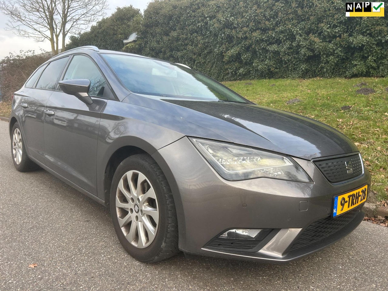 SEAT Leon ST - 1.6 TDI Style Busines - Navi - Clima - Cruise - AutoWereld.nl