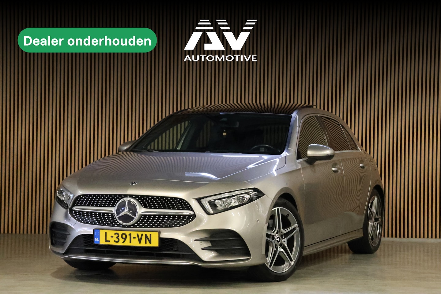 Mercedes-Benz A-klasse - A 180 d AMG pakket | Panorama dak | Burmester | Widescreen | Apple Carplay | Sfeerverlicht - AutoWereld.nl