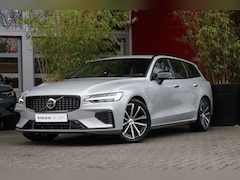 Volvo V60 - 2.0 T6 Recharge AWD Plus Dark | Adaptive Cruise | BLIS | Camera | Stuur/stoelverwarming |