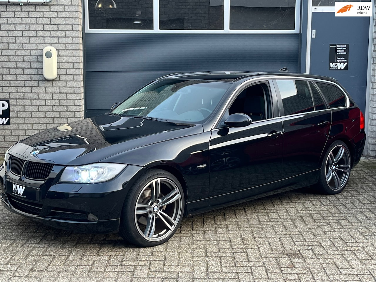 BMW 3-serie Touring - 325i handgeschakeld 6 bak APK VERLOPEN - AutoWereld.nl