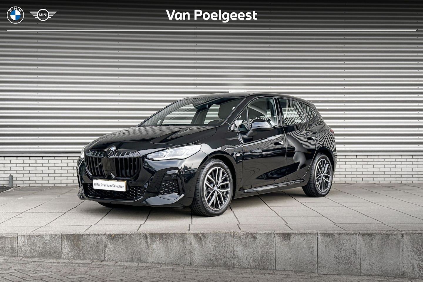 BMW 2-serie Active Tourer - 220i M Sportpakket / Premium Pack / Trekhaak / Achteruitrijcamera - AutoWereld.nl