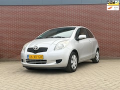 Toyota Yaris - 1.3 VVTi Sol / 3-deurs / Airco / Elektrische ramen / radio