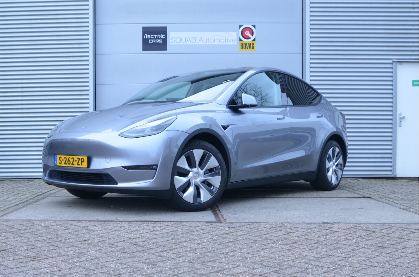 Tesla Model Y - Long Range AWD 75 kWh Trekhaak (max 1.600kg), AutoPilot3.0 Ryzen - AutoWereld.nl
