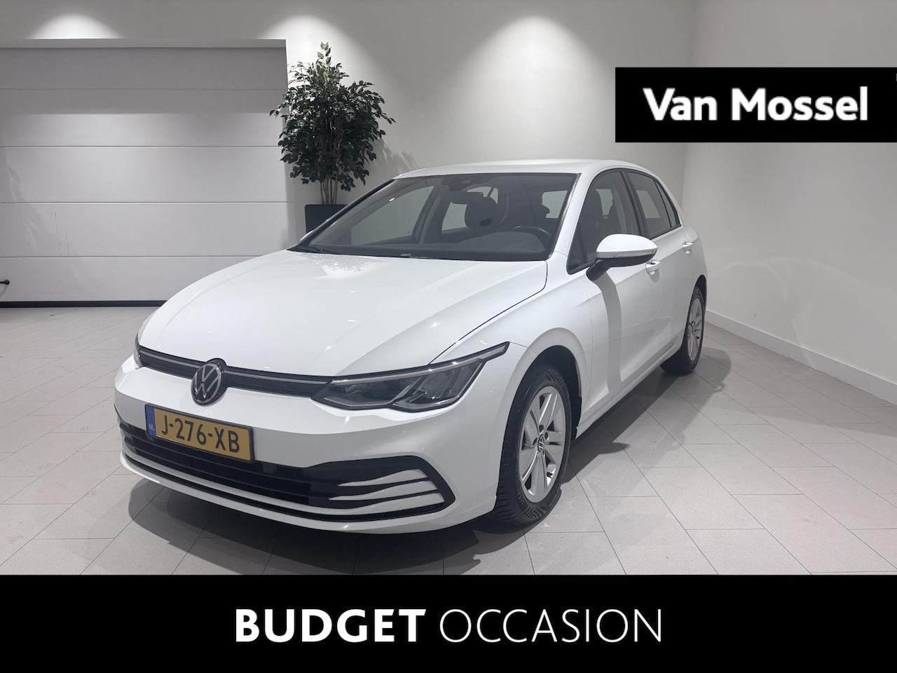 Volkswagen Golf - 1.0 TSI Life 110 PK | Apple Carplay | Parkeersensoren | Sfeerverlichting | Climate Control - AutoWereld.nl