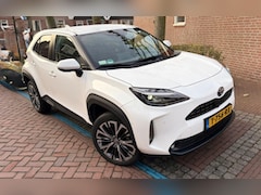 Toyota Yaris Cross - 1.5 Hybrid Executive | 360˚ Camera | Trekhaak | Stoel-/Stuurverw. | 18" | Carplay | Dodehoek | Elek Achterklep