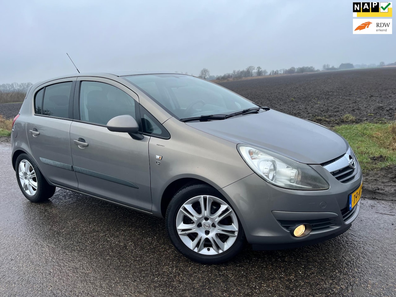 Opel Corsa - 1.2-16V '111' Edition / 130.000 nap - AutoWereld.nl