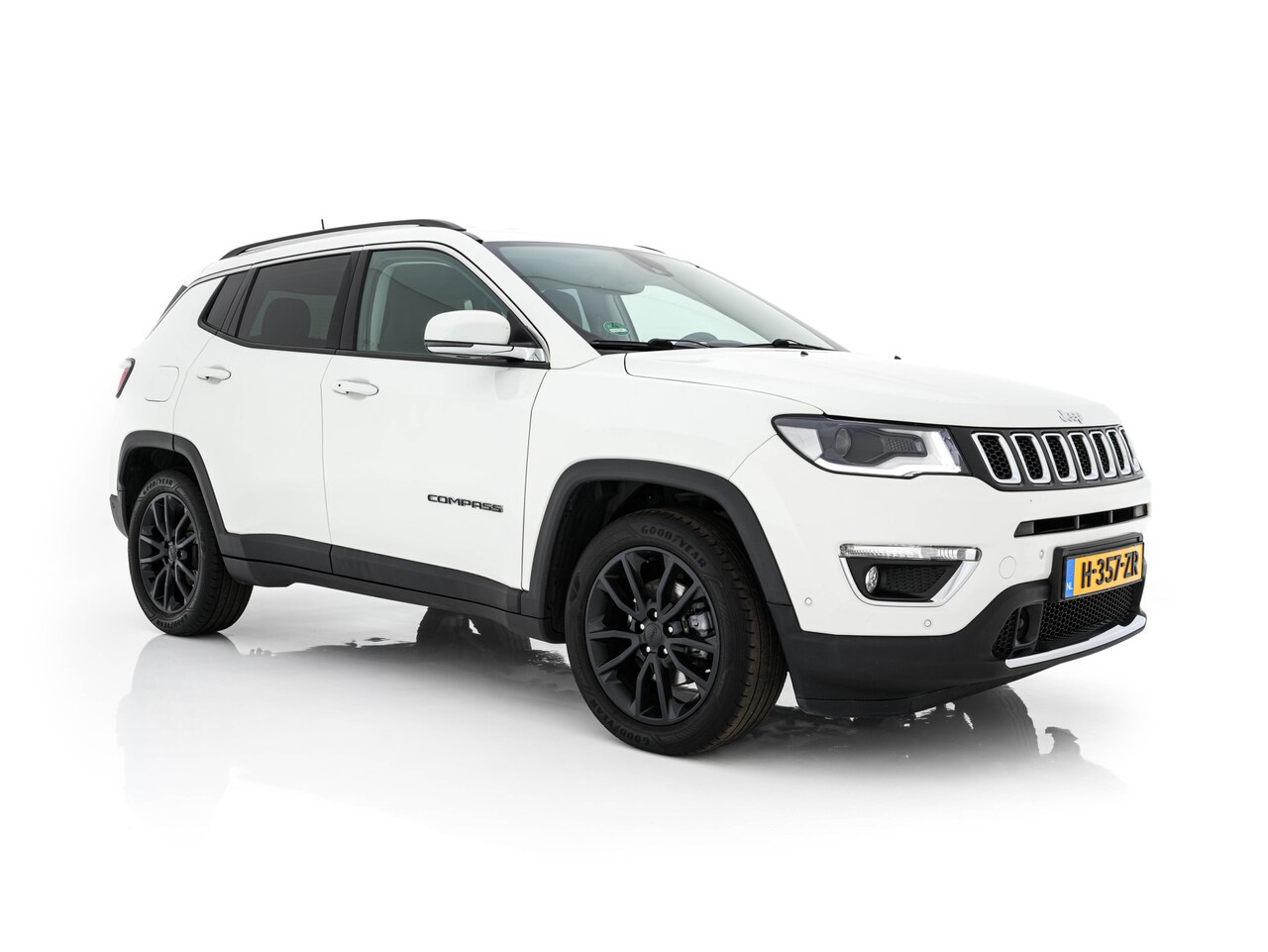 Jeep Compass - 1.3T Limited *LEATHER-FABRIC | XENON | NAVI-FULLMAP | KEYLESS | CAMERA | PRIVACY-GLASS | D - AutoWereld.nl