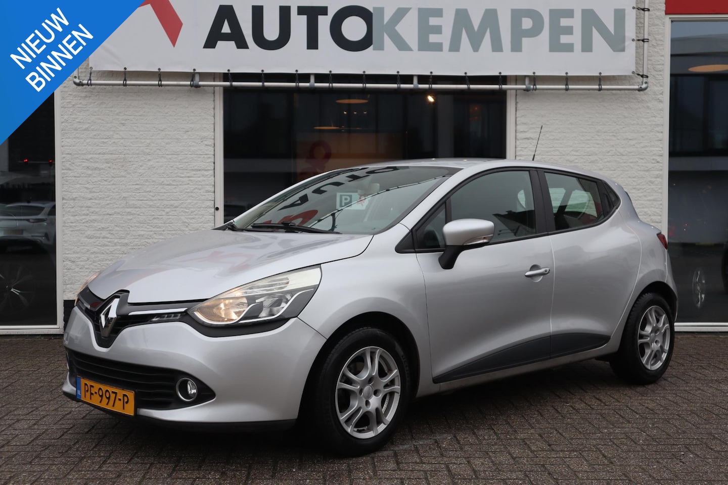Renault Clio - 1.2 16V 5-DEURS|CRUISE-CONTROL|NAVIGATIE|ZEER NETTE STAAT|TOP ONDERHOUDEN - AutoWereld.nl