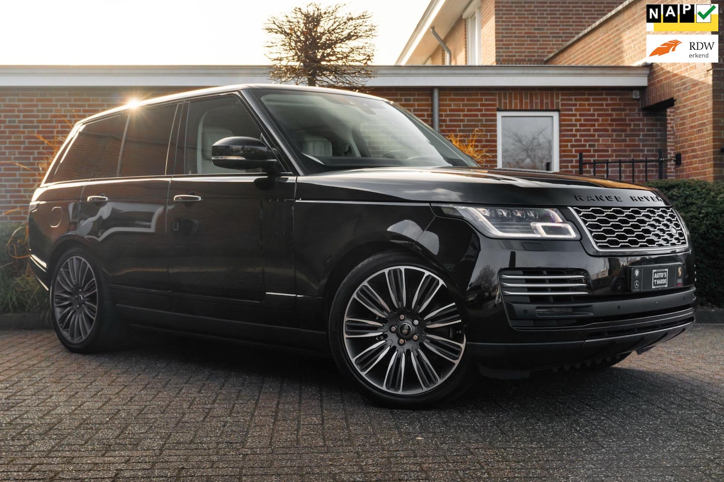 Land Rover Range Rover - 2.0 P400e Autobiography Full Option Luchtvering Pano Meridian Massage 360 22'' - AutoWereld.nl
