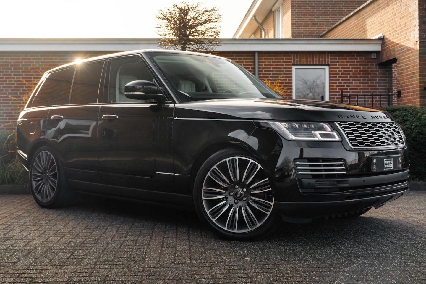 Land Rover Range Rover - 2.0 P400e Autobiography Full Option Luchtvering Pano Meridian Massage 360 22'' - AutoWereld.nl