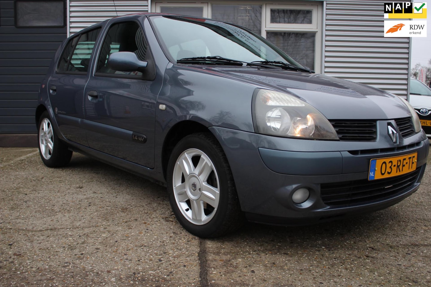 Renault Clio - 1.4-16V Authentique Comfort 1.4-16V Authentique Comfort 5-deurs, 54dkm!, zeer nette auto, nap, boekjes, 2x sleutel, ai - AutoWereld.nl