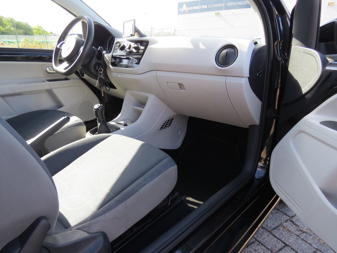 Volkswagen Up! - 1.0 move up!