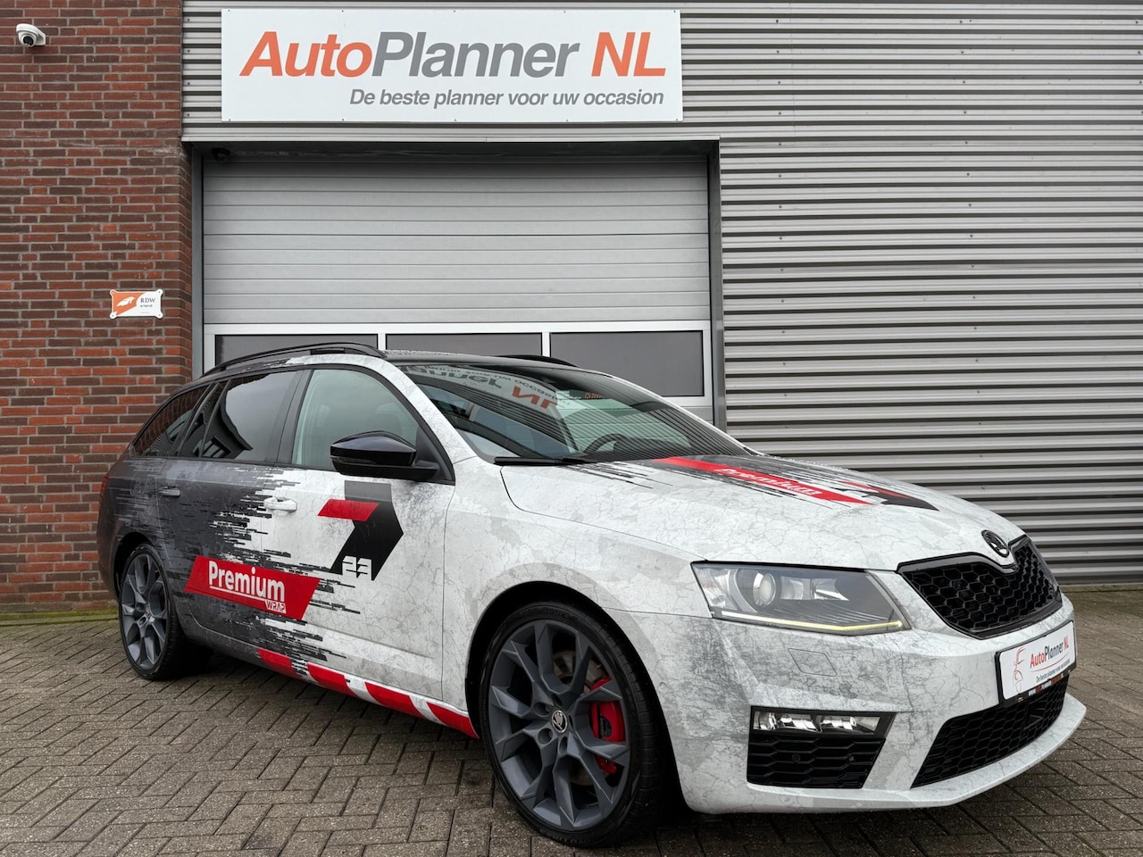 Skoda Octavia - 2.0 TSI RS! Camera! Navi! Leder! Pano! Xenon! - AutoWereld.nl