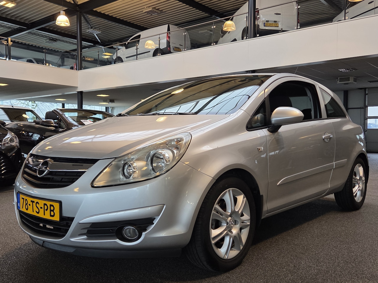 Opel Corsa - 1.2-16V Enjoy 1.2-16V Enjoy - AutoWereld.nl