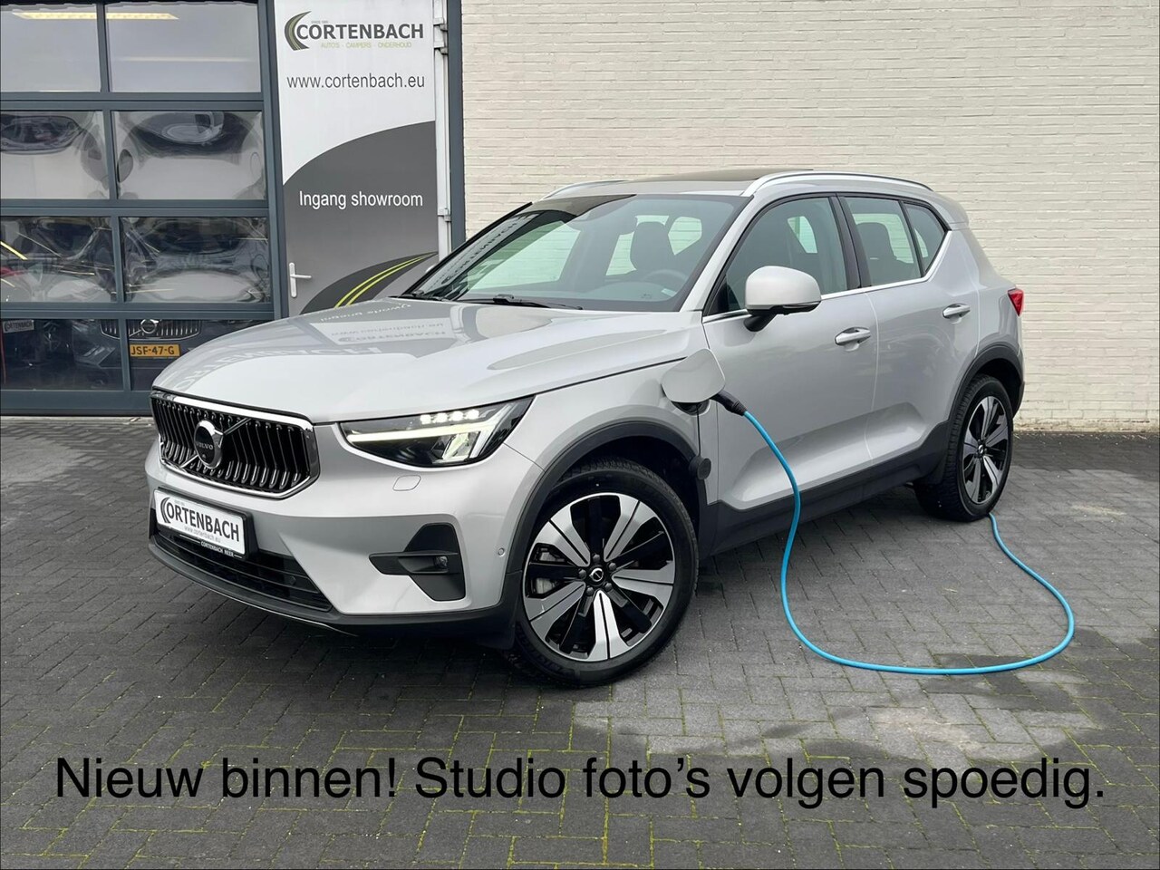 Volvo XC40 - 1.5 T5 Plug-in hybrid Ultimate Bright | Panorama dak | Zwenkbare trekhaak | Harman Kardon - AutoWereld.nl