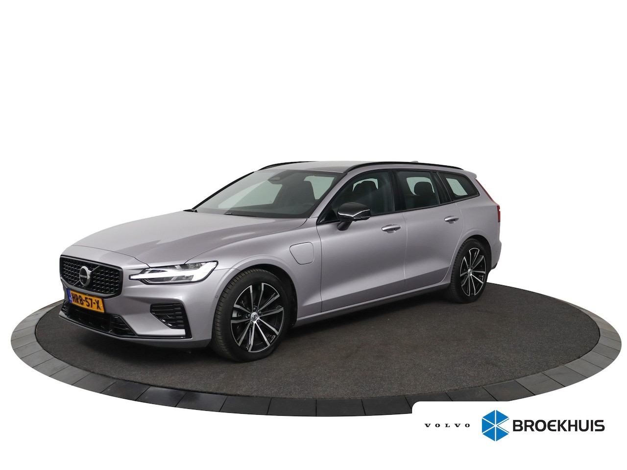 Volvo V60 - T6 AWD Plus Dark | Trekhaak | 360 camera | Stoel + Stuurverwarming |  Harman Kardon | - AutoWereld.nl
