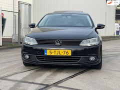Volkswagen Jetta - 2.5 Automaat Schuifdak/18inc/Leer/Stoelverw