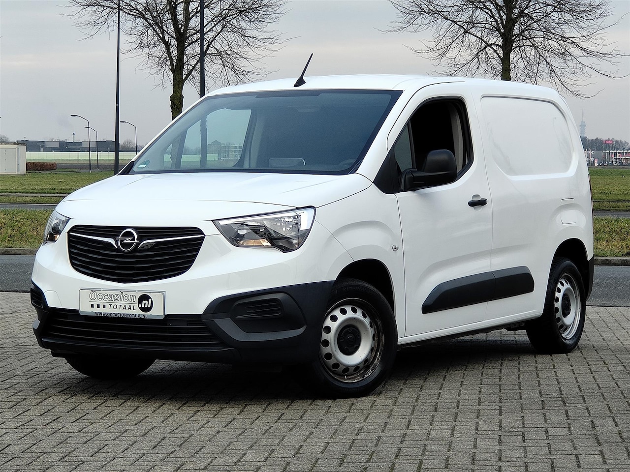 Opel Combo - 1.2 Turbo L1H1 Edition | Carplay | Cruise ( Marge Bus) - AutoWereld.nl