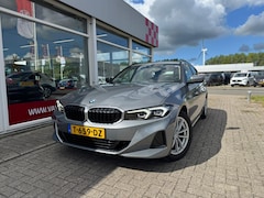 BMW 3-serie Touring - 2.0 curved screen automaat 318i
