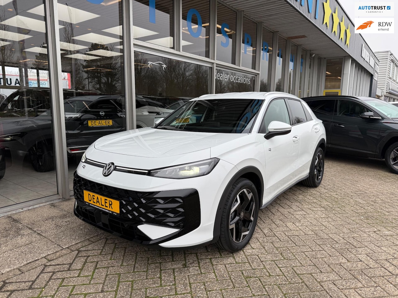 Volkswagen T-Roc - 1.5 TSI R-Line MODEL 2026 Business 150PK / ACHTERUITRIJCAMERA / ELEKT ACHERKLEP - AutoWereld.nl