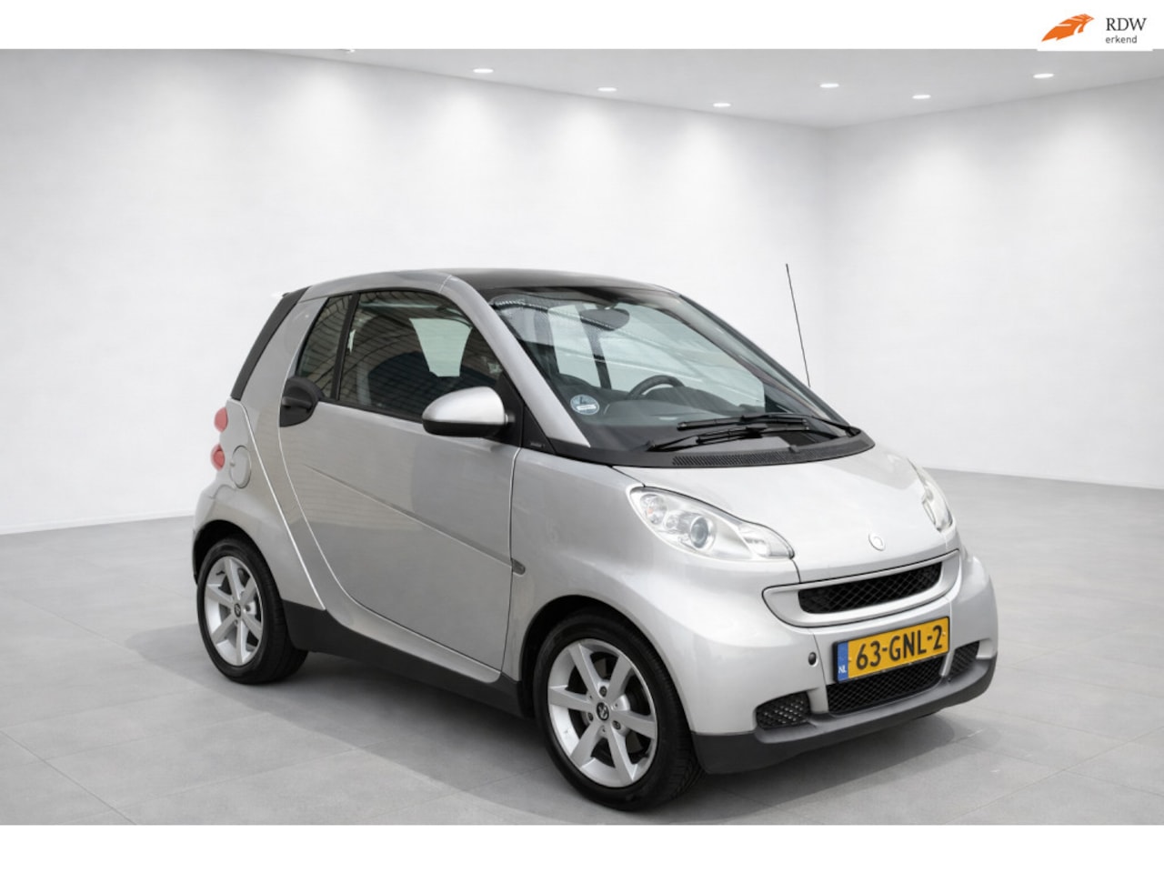 Smart Fortwo cabrio - 1.0 mhd Passion 1.0 mhd Passion, automaat, cabriolet, airco, radio, bleutooth, lichtmetaal, nieuwe apk, in - AutoWereld.nl