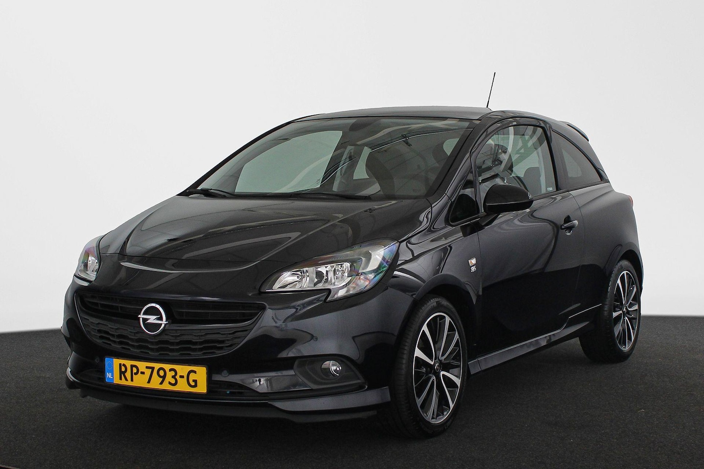 Opel Corsa - 1.0 Turbo Online Edition OPC Line Apple CarPlay 17" - AutoWereld.nl