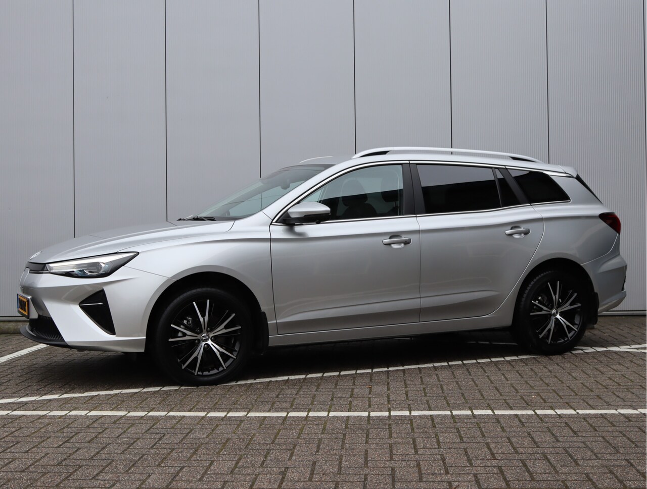 MG MG5 Electric - Long Range Luxury 61 kWh | Leder | Trekhaak | 360 Camera - AutoWereld.nl