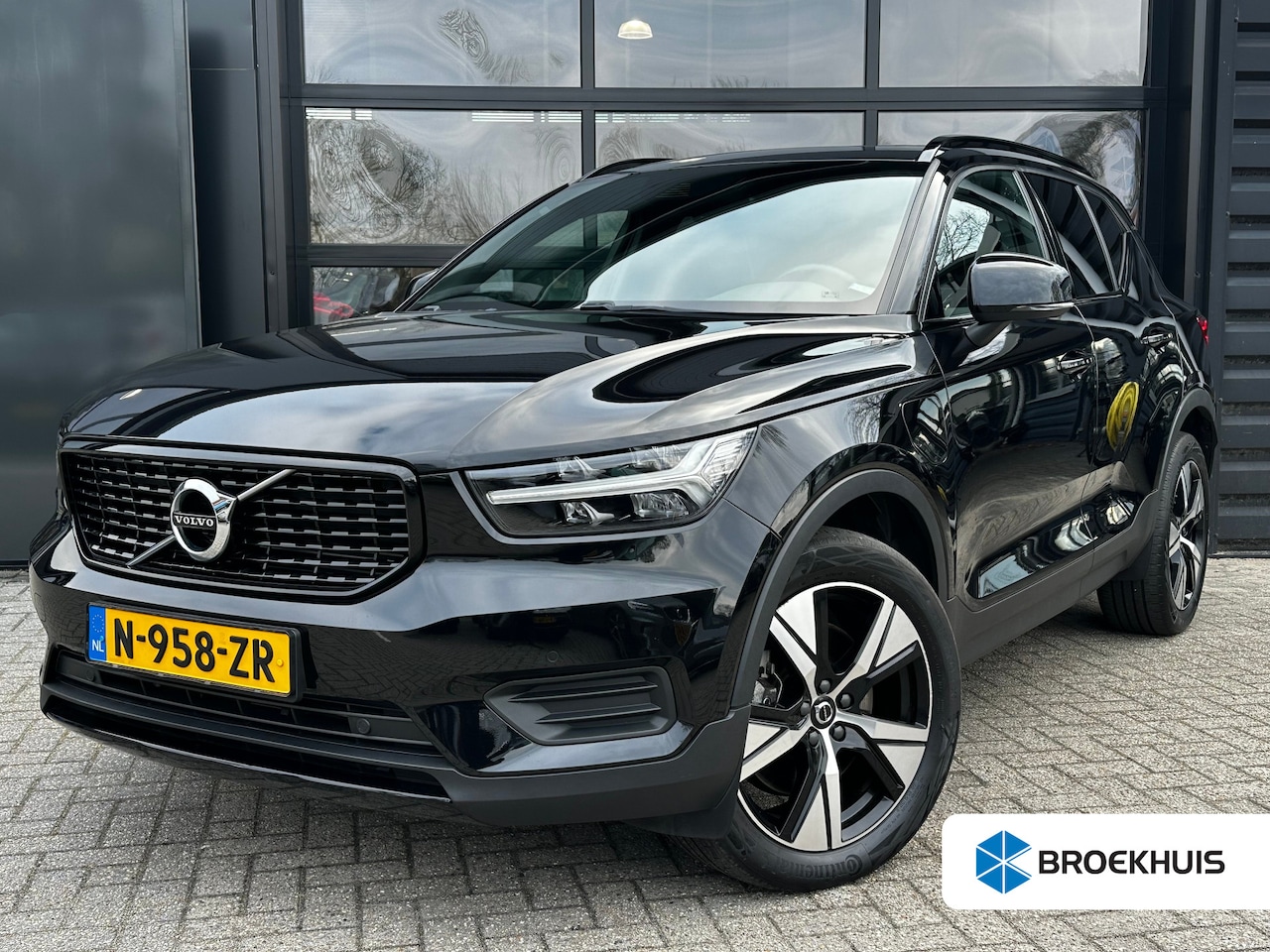 Volvo XC40 - T5 262 PK Recharge R-Design AUTOMAAT | SOH 96,02%| TREKHAAK| SCHUIF-KANTELDAK| STUUR EN ST - AutoWereld.nl