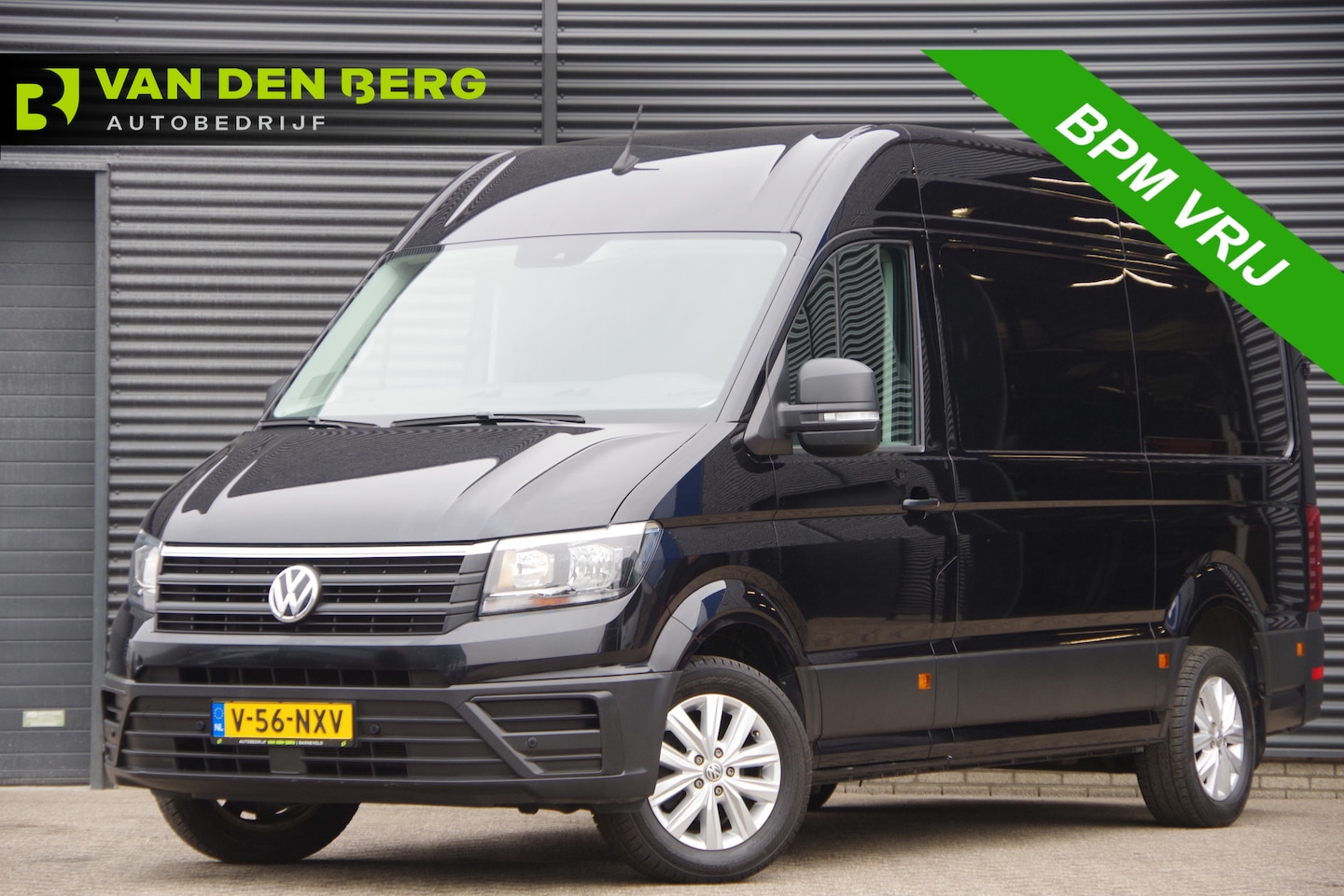 Volkswagen Crafter - 35 2.0 TDI L3H3 177PK AUT. TREKHAAK, CAMERA, NAVI, CRUISE, CARPLAY, AIRCO, PARKEERSENSOREN - AutoWereld.nl