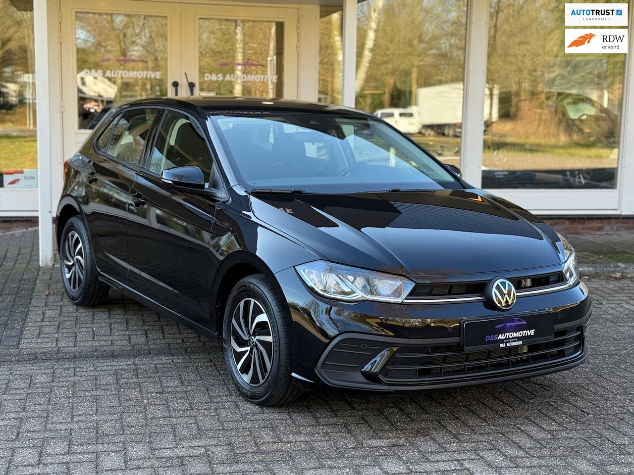 Volkswagen Polo - 1.0 TSI R-Line automaat/carplay/stoelverw/digitaldash,climat - AutoWereld.nl