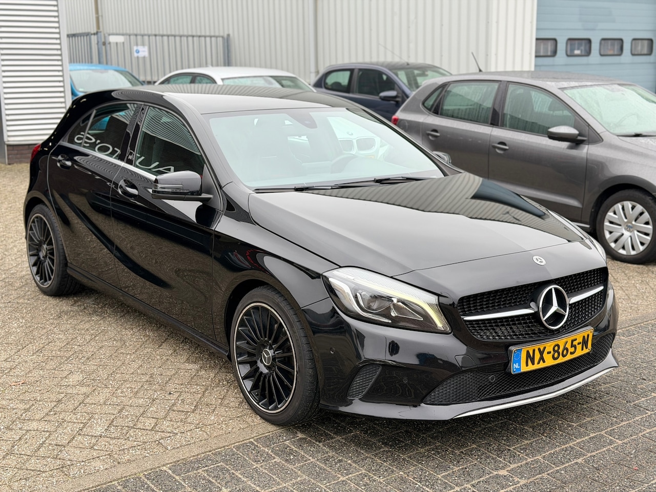 Mercedes-Benz A-klasse - 180 d Business Solution 2E-EIG/LED/NAVI/CAMERA/DYNAMIC/HALF-LEDER/NAP - AutoWereld.nl