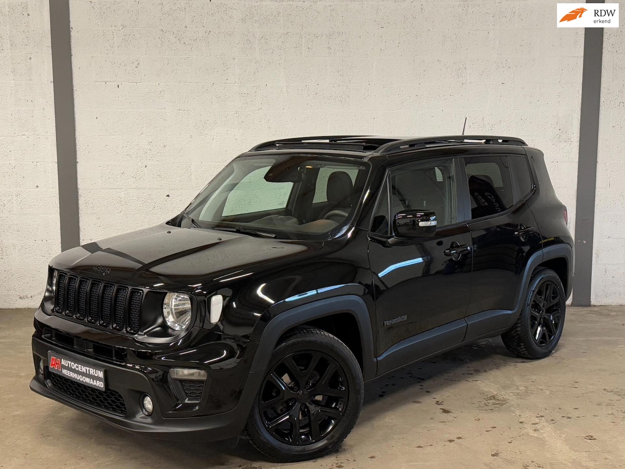 Jeep Renegade - 1.0T Night Eagle Pano|Navi Carplay|Cruise|Clima|Dealer Onderhouden !! - AutoWereld.nl