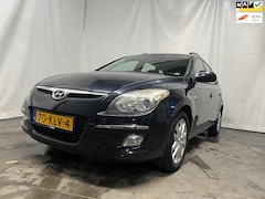 Hyundai i30 CW - 1.4i Blue Dynamic Business - Schade