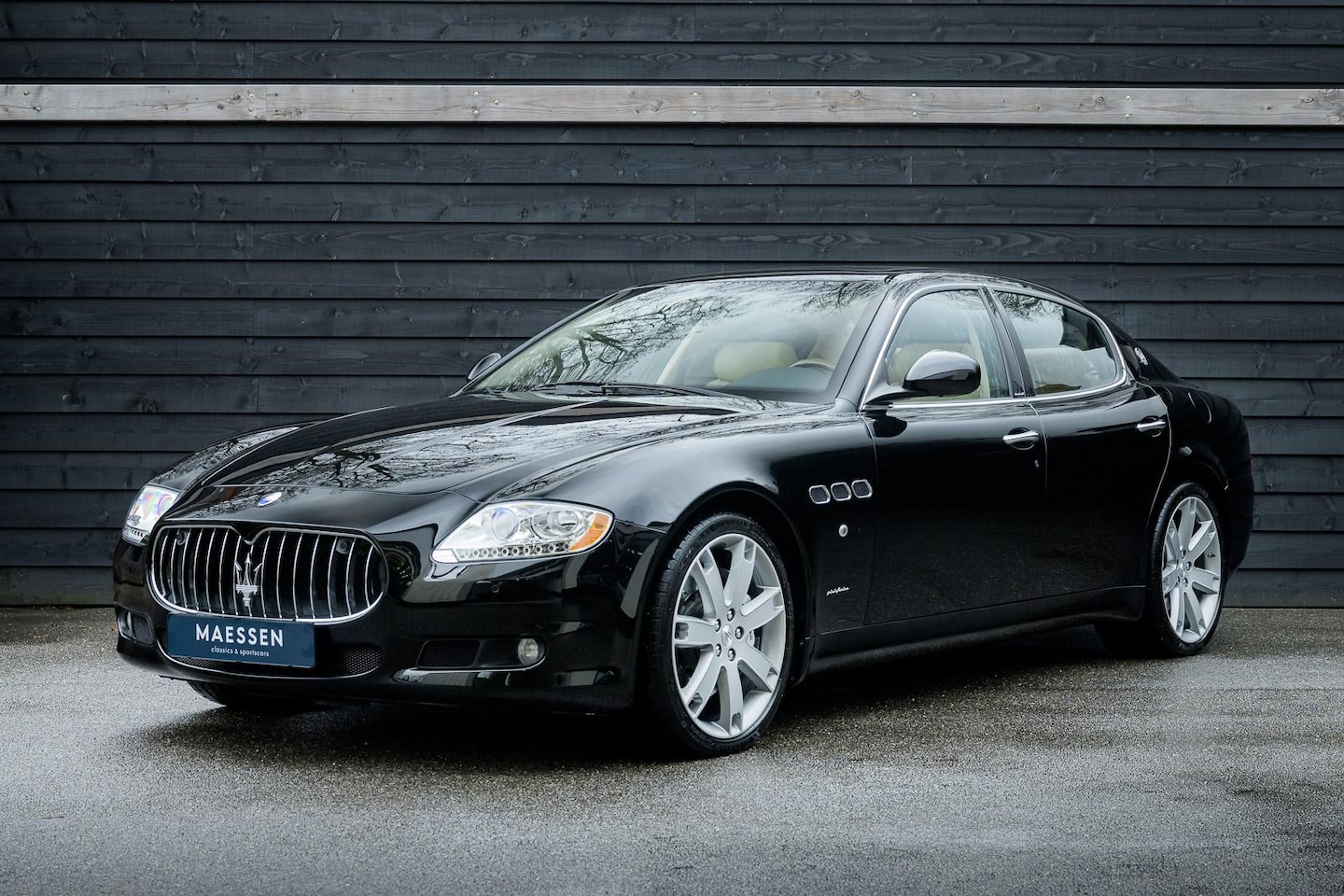Maserati Quattroporte - 4.7 S Executive - 22k KM - Mint conditie - AutoWereld.nl