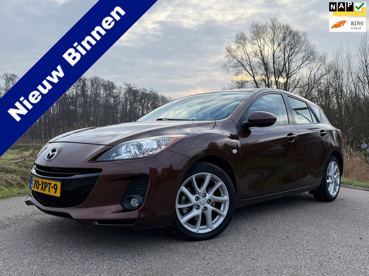 Mazda 3 - 2.0 DiSi GT-M | BOSE | Key-Less | Stoelverwarming | Navi | Trekhaak | Clima | 17" Velgen | - AutoWereld.nl