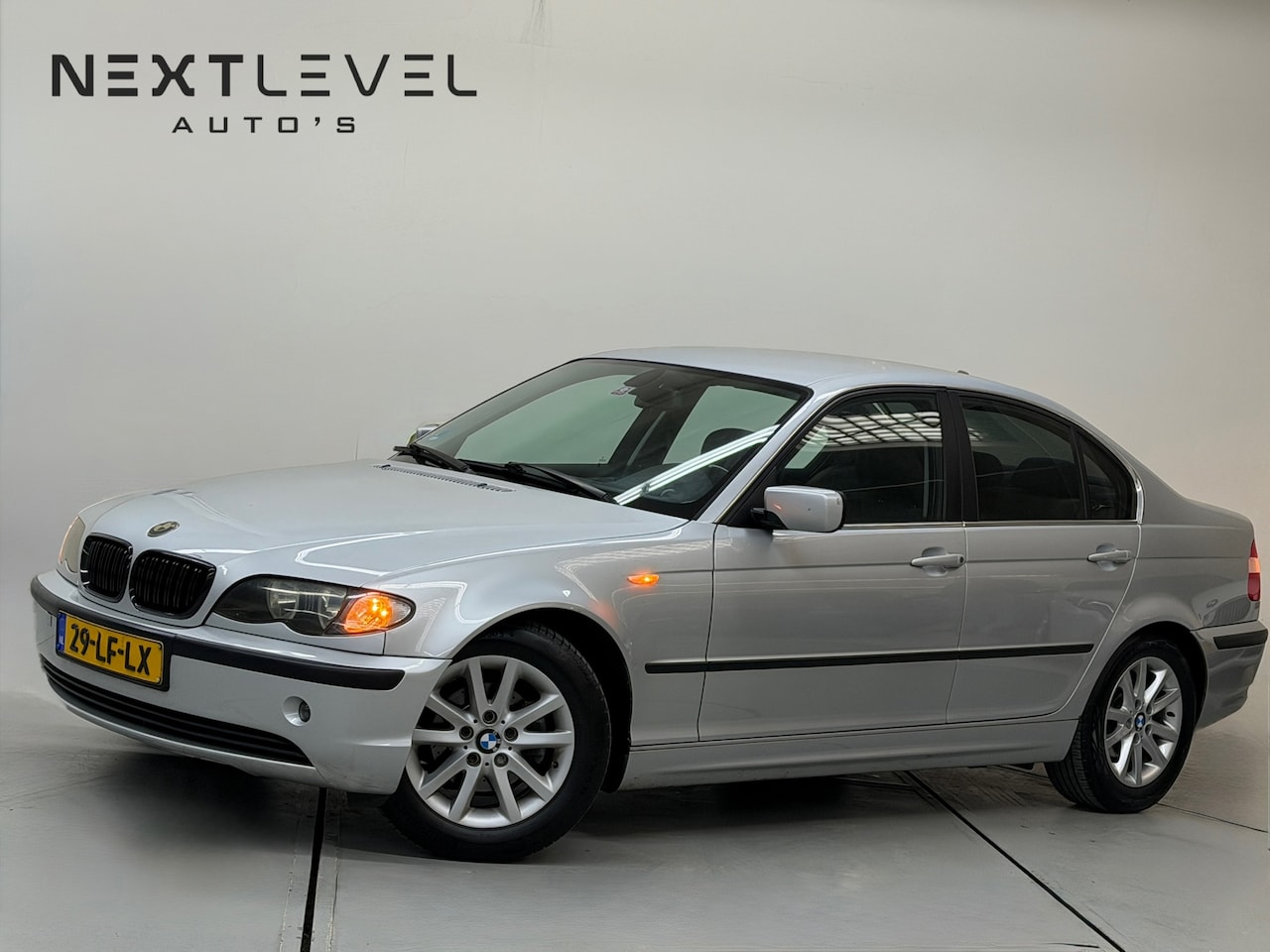 BMW 3-serie - 2.2 V6 320i Executive - AutoWereld.nl