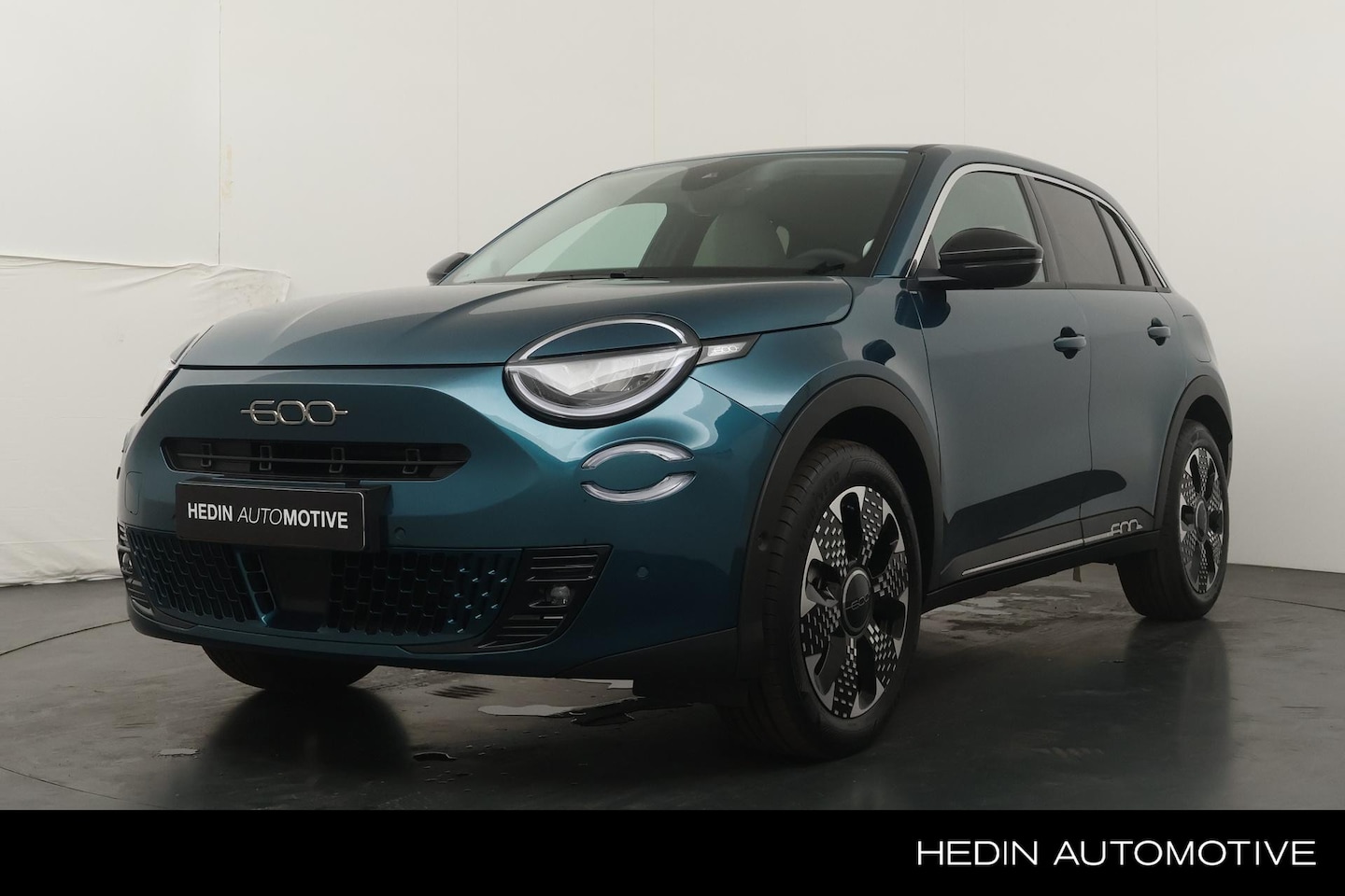 Fiat 600e - La Prima 54 kWh | Navigatie | Climate Control | 18" LM Velgen | Privacy Glass | - AutoWereld.nl