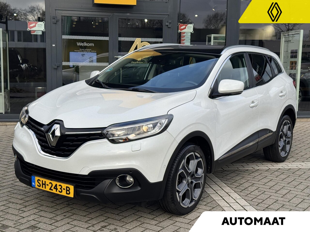 Renault Kadjar - TCe 130 EDC Intens | Automaat | Panoramadak | Trekhaak | Verwarmbare voorstoelen | - AutoWereld.nl