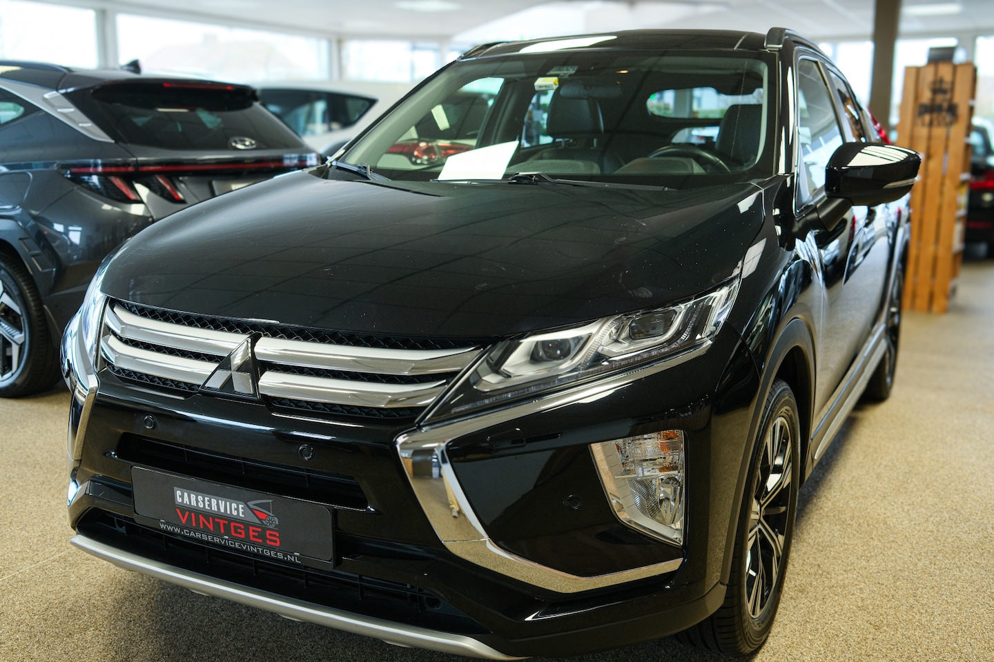 Mitsubishi Eclipse Cross - 1.5 DI-T Instyle Leder, Navi, 360Camera, PDC, Lane assist, Dodehoek! - AutoWereld.nl