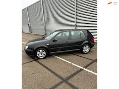 Volkswagen Golf - Automaat nieuwe apk